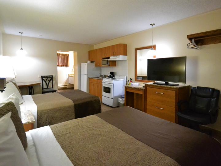 Newmarket Inn | East Gwillimbury, Ontario, L9N 0J2 | 13