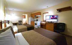 Newmarket Inn | East Gwillimbury, Ontario, L9N 0J2 | Photos 8