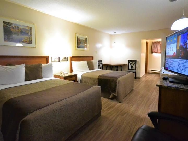 Newmarket Inn | East Gwillimbury, Ontario, L9N 0J2 | 11