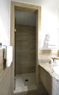 Newmarket Inn | East Gwillimbury, Ontario, L9N 0J2 | Photos 6