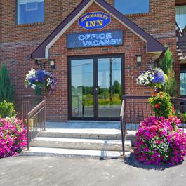Front entrance to Newmarket Inn with steps