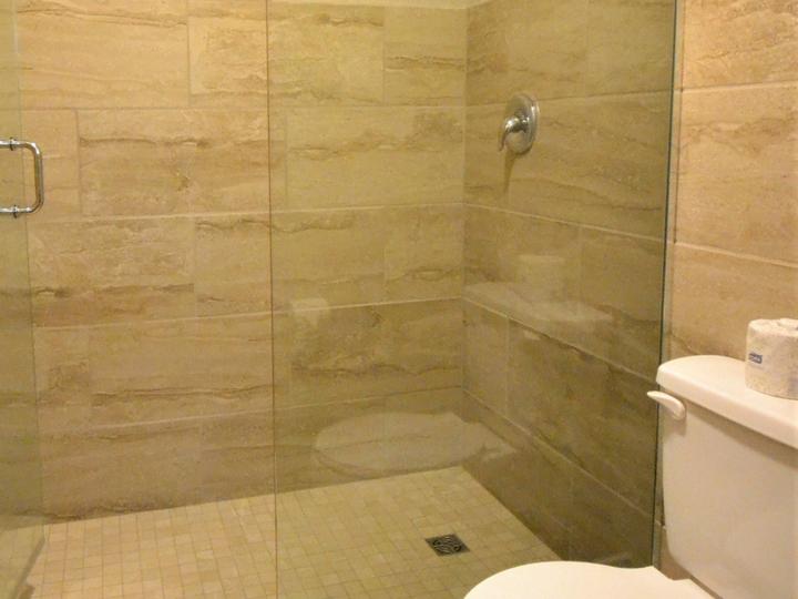 Newmarket Inn | East Gwillimbury, Ontario, L9N 0J2 | 32